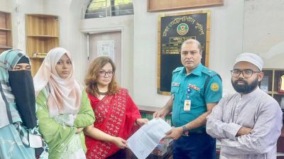 মামলা করলেন ঢাবি শিক্ষিকা মোনামী