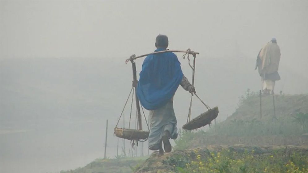 দেশজুড়ে হাড়কাঁপানো শীত, রাতে তাপমাত্রা কমবে আরো 
