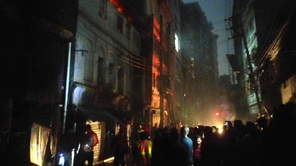 মোহাম্মদপুরের পর চকবাজারে আগুন