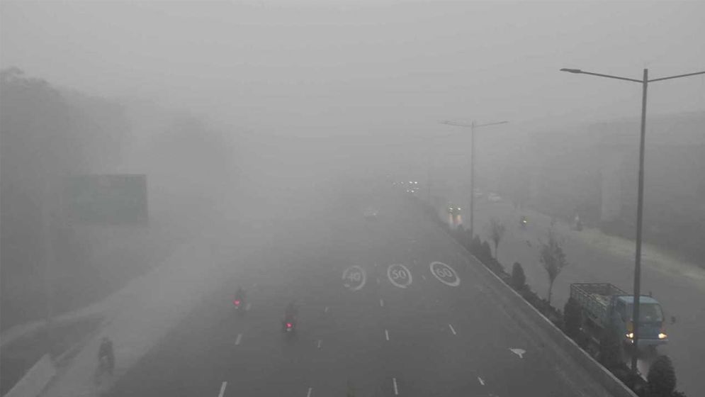 ঢাকায় জেঁকে বসেছে শীত