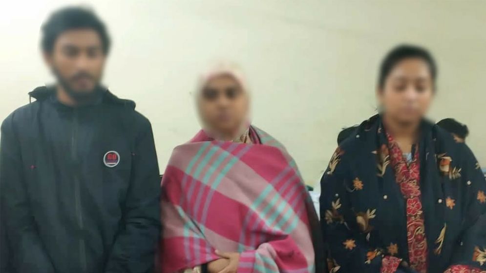 প্রধান আসামি ফয়সালের স্ত্রীসহ ৩ জন রিমান্ডে