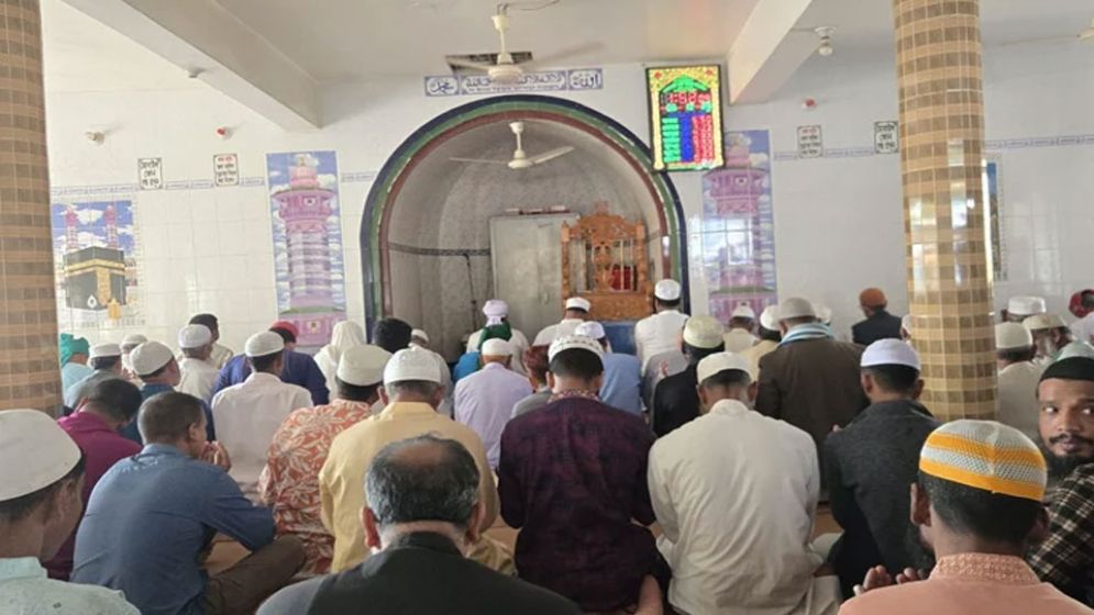 খালেদা জিয়ার সুস্থতা কামনায় সারাদেশে বিশেষ দোয়া