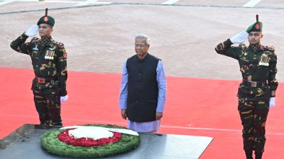 শহীদ বুদ্ধিজীবী স্মৃতিসৌধে প্রধান উপদেষ্টার শ্রদ্ধা