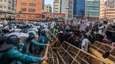 'মার্চ টু ইন্ডিয়ান হাইকমিশন' কর্মসূচিতে পুলিশের বাধা