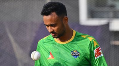 মাথায় আঘাত পেয়ে হাসপাতালে শরিফুল