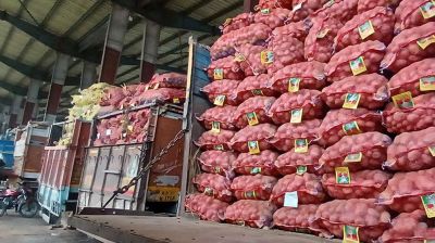 সীমিত আকারে পেঁয়াজ আমদানির অনুমতি দেয়া হবে