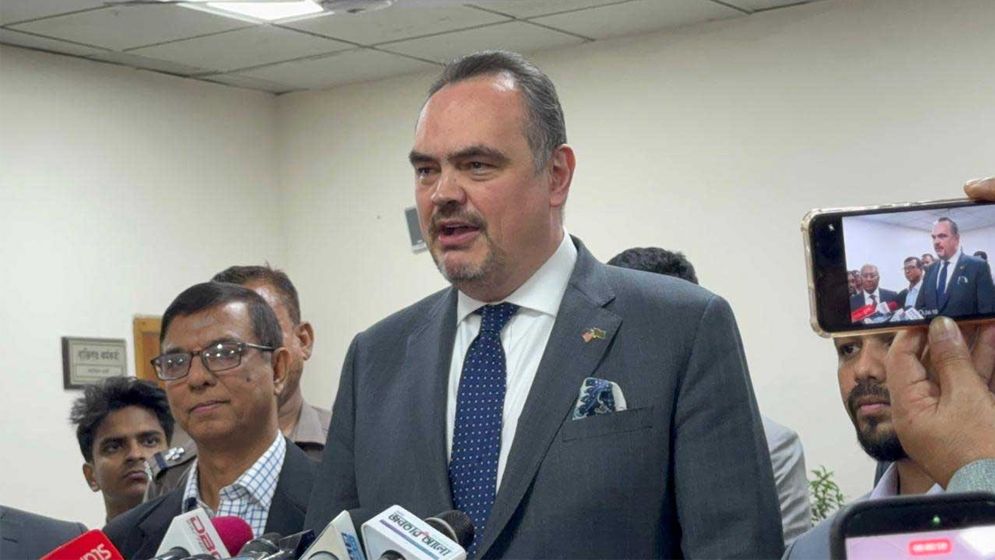 বাংলাদেশের নির্বাচনে নিরপেক্ষ অবস্থানে যুক্তরাষ্ট্র : রাষ্ট্রদূত