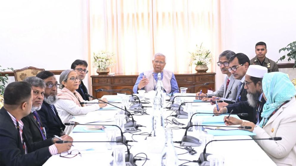 সমুদ্রে গবেষণা ও সমস্যা চিহ্নিত করতে গুরুত্বারোপ প্রধান উপদেষ্টার