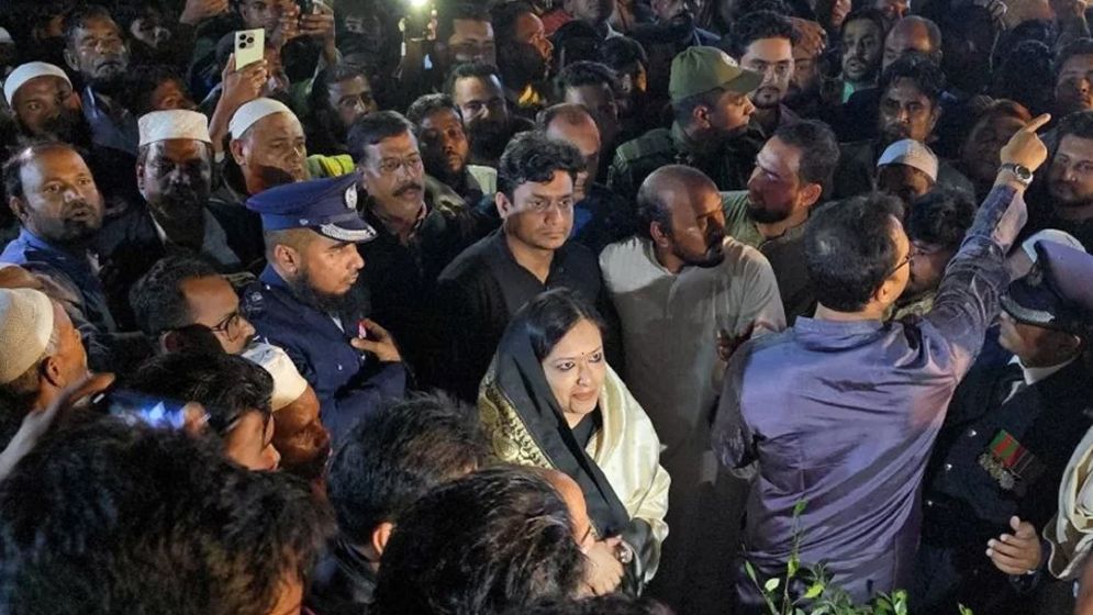 এবার রুমিন ফারহানার কর্মীদের বিরুদ্ধে মামলা  