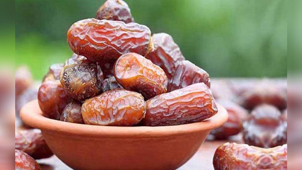 ইফতারে কেন খেজুর খাবেন?