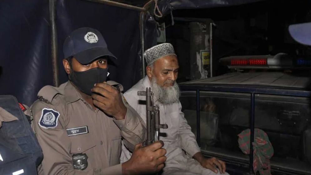 ভোট কেনার সময় জামায়াতের নায়েবে আমির আটক