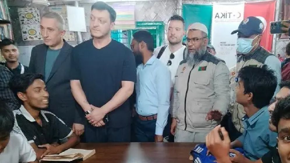 রোহিঙ্গা শরণার্থীদের পাশে ওজিল ও এরদোয়ান পুত্র
