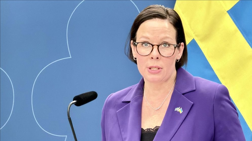 নাগরিকদের দ্রুত ইরান ছাড়ার নির্দেশ সুইডেনের