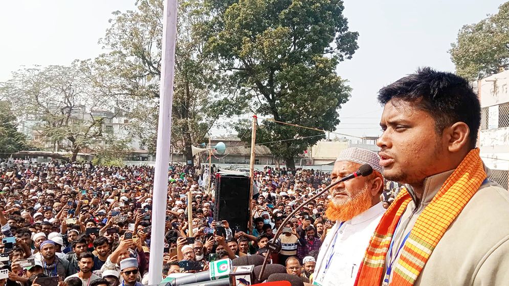 ভোটকেন্দ্র দখলের চেষ্টা করলে বাড়ি ফিরতে পারবেন না : হাসনাত