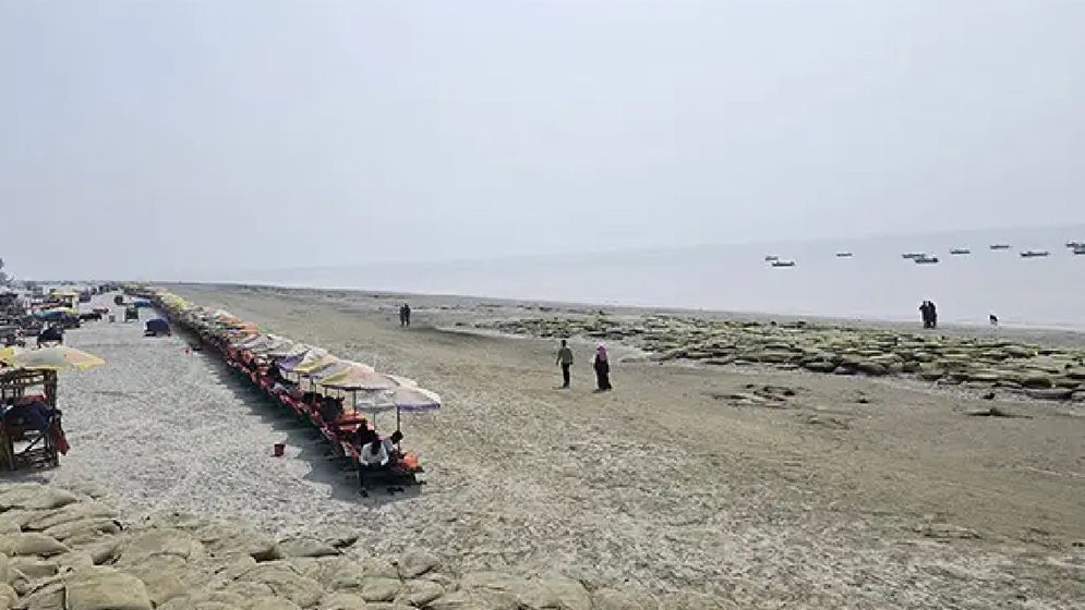 পর্যটকশূন্য কক্সবাজার ও  কুয়াকাটা