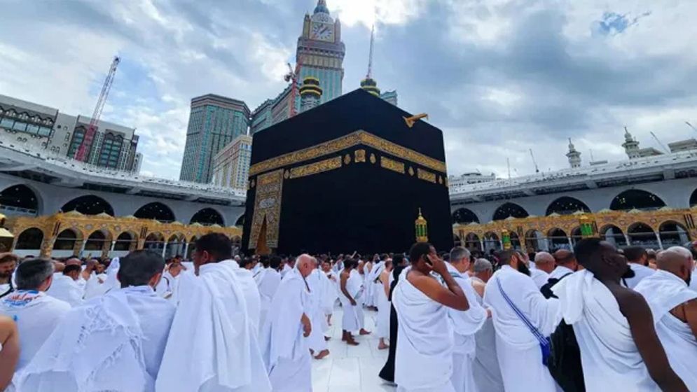 ১৮০০ উমরাহ ট্রাভেল এজেন্সির কার্যক্রম স্থগিত করল সৌদি আরব