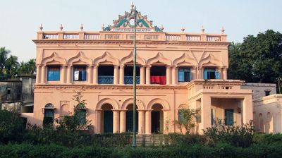 নবাব ফয়েজুন্নেছার সম্পত্তি বেখলের চেষ্টা