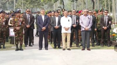 পিলখানা হত্যাকাণ্ডে শহীদদের প্রতি রাষ্ট্রপতি ও প্রধানমন্ত্রীর শ্রদ্ধা  