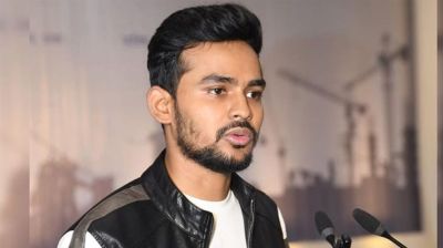 জনরায়কে বৃদ্ধাঙ্গুলি দেখিয়ে শুরু নতুন সংসদের যাত্রা: আসিফ মাহমুদ