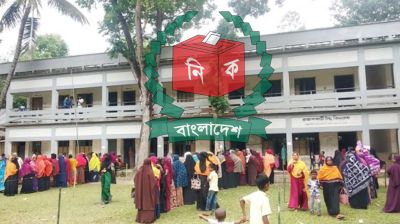 ‘ভোটকেন্দ্রে মোবাইল ফোন নিয়ে প্রবেশ করা যাবে না’ 