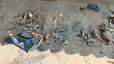 ‘ডাইনি’ আখ্যা দিয়ে নারী ও শিশুকে পুড়িয়ে হত্যা