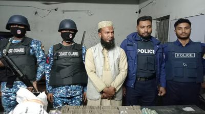 পটুয়াখালীতে ৫০ লাখ টাকাসহ স্বেচ্ছাসেবক দলের নেতা আটক