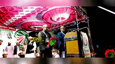 ক্ষমতায় যাওয়ার জন্য নানা প্রলোভন দেখানো হচ্ছে: চরমোনাই পীর