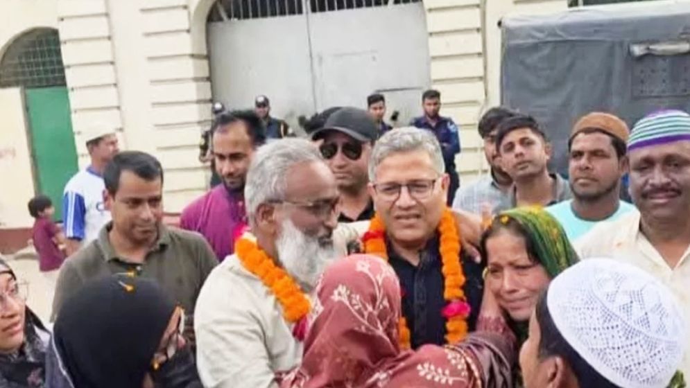 কারামুক্ত আওয়ামী লীগ নেতাকে বিএনপির এমপির বরণ
