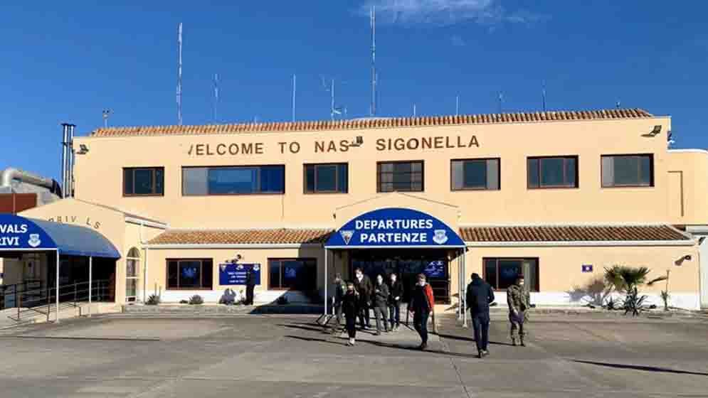 বিমানঘাঁটি ব্যবহারে আমেরিকার অনুরোধ প্রত্যাখ্যান করলো রোম