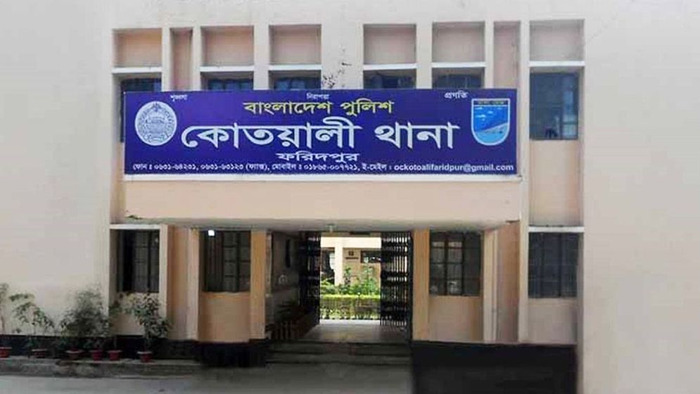 ঘরের ভেতর থেকে মরদেহ উদ্ধার