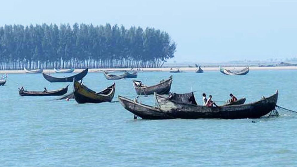 ৪ জেলেকে ধরে নিয়ে গেছে আরাকান আর্মি