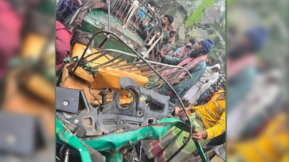 বাঘায় সিএনজি-ভটভটির সংঘর্ষে নিহত ৩