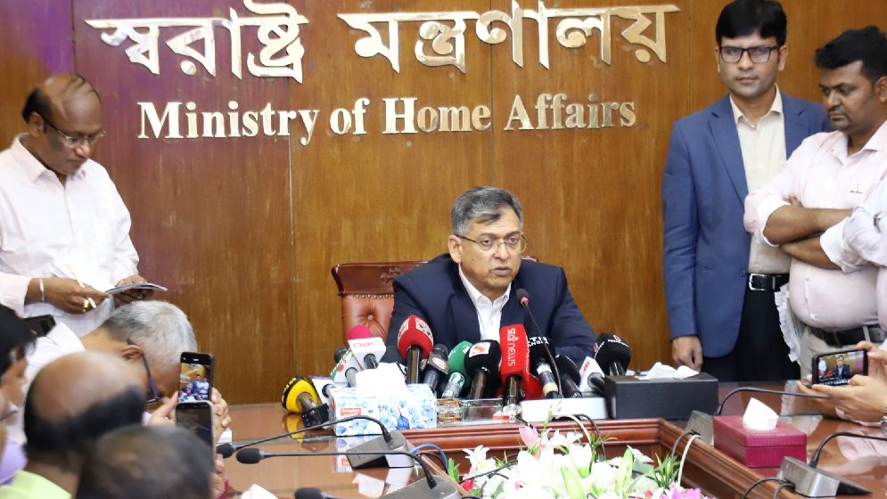 দেশের আইনশৃঙ্খলা পরিস্থিতি আগের চেয়ে অনেক ভালো- স্বরাষ্ট্রমন্ত্রী