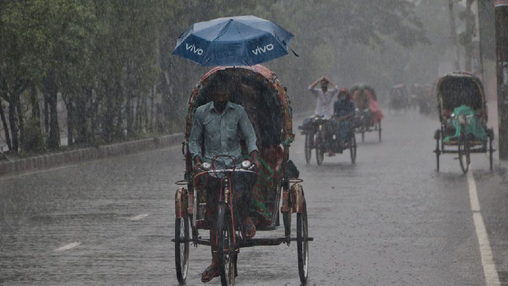 টানা ৩ দিন বজ্রসহ বৃষ্টির  পূর্ভাবাস