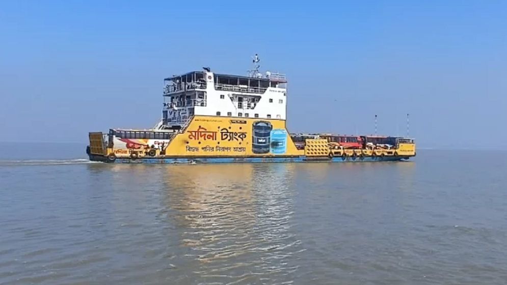 তিনঘণ্টা পর দৌলতদিয়ায় ফেরি চলাচল স্বাভাবিক