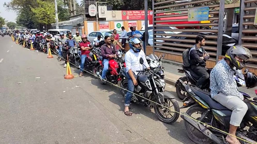 মোটরসাইকেল রাইড শেয়ারিং চালকদের সুখবর দিল সরকার  