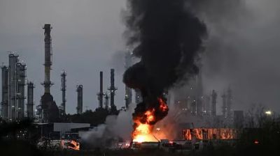 এবার ইসরায়েলের তেল শোধনাগারে ইরানের হামলা