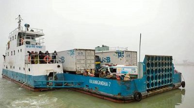 কালবৈশাখী: দৌলতদিয়া-পাটুরিয়া ফেরি চলাচল বন্ধ