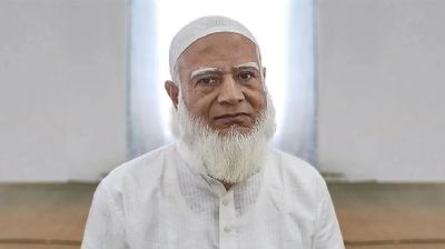 ওমরাহ পালন শেষে দেশে ফিরেছেন ডা. শফিকুর