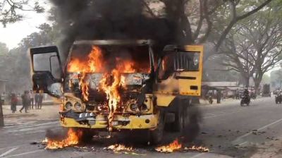 ড্রাম ট্রাকের চাপায় প্রাণ গেল বাবা-ছেলের