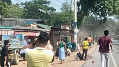 চট্টগ্রামে অটোরিকশায় মাইক্রোবাসের ধাক্কা, নিহত ২