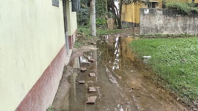 মাধবপুর পৌরসভা: সামান্য বৃষ্টি হলেই পানি বন্দি  