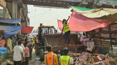 সোনারগাঁওয়ে ৫ শতাধিক অবৈধ দোকানপাট উচ্ছেদ