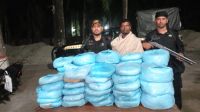 বাগেরহাটে ৬৬ কেজি গাঁজাসহ পিকআপ জব্দ, আটক ১