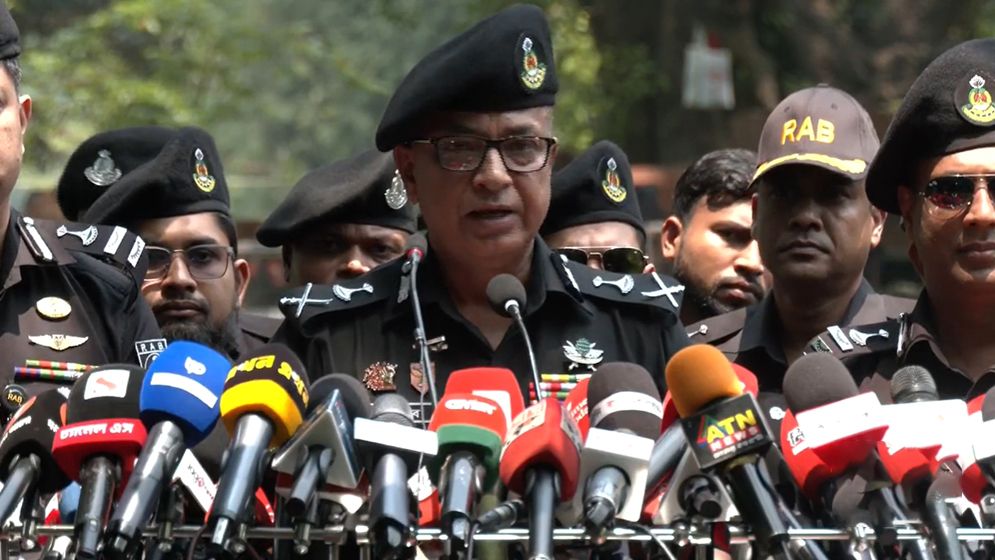 ‘অভিযুক্ত মঈন ৫ লাখ টাকা চাঁদা দাবি করেন’  