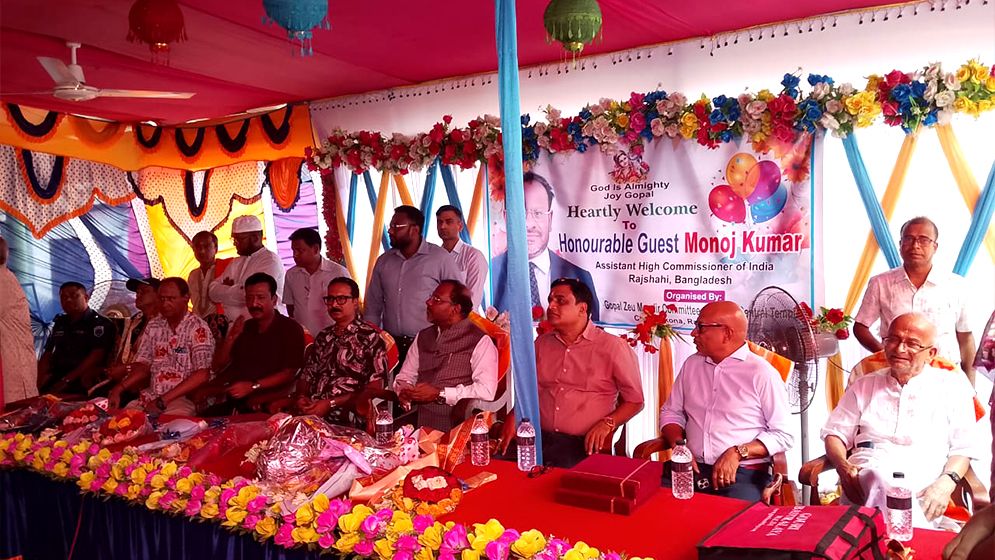 গোপালজিউ মন্দির পরিদর্শনে ভারতীয় সহকারী হাই কমিশনার