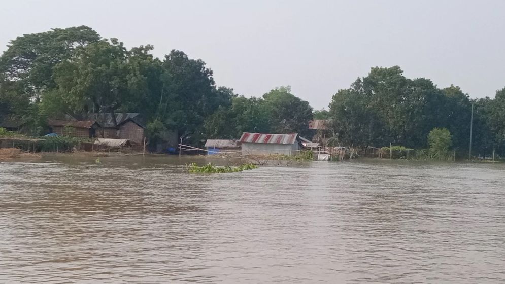 পাঁচ জেলায় বন্যার শঙ্কা, বিপৎসীমার ওপরে ৪ নদীর পানি  