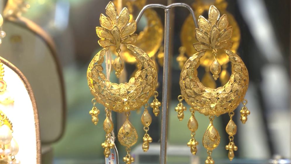 আজ দেশের বাজারে কত দরে বিক্রি হচ্ছে স্বর্ণ?