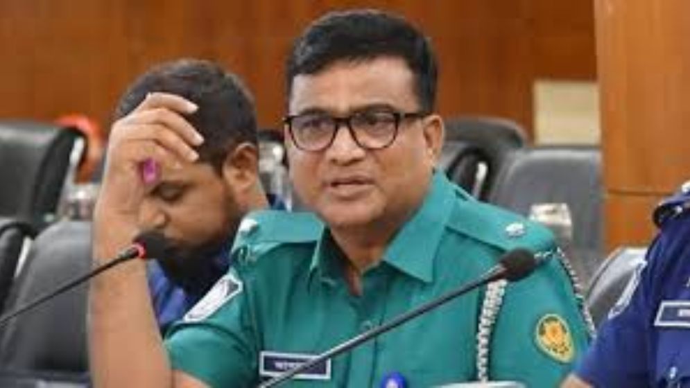 ডিএমপির পরিদর্শক আসাদুজ্জামান মারা গেছে