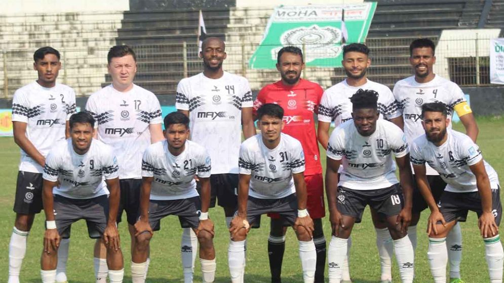 সৌরভের হ্যাটট্রিকে আরামবাগকে উড়িয়ে প্লে-অফে মোহামেডান